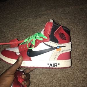 Off white Jordan retro 1